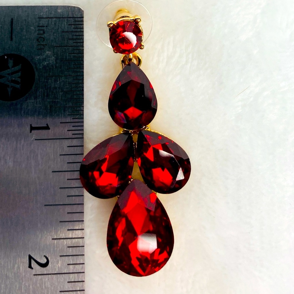 Garnet and Gold drop earrings perfect for Holidays - Picture 3 of 3